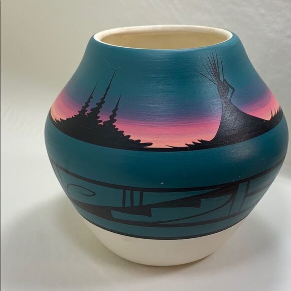 Handmade Pottery Vase Signed Blkhorse Navajo Hand Painted Blue Pink 5 Inch Tall - Picture 2 of 5